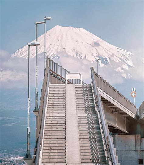 富士山 パワースポット：神秘のエネルギーと現代社会の接点